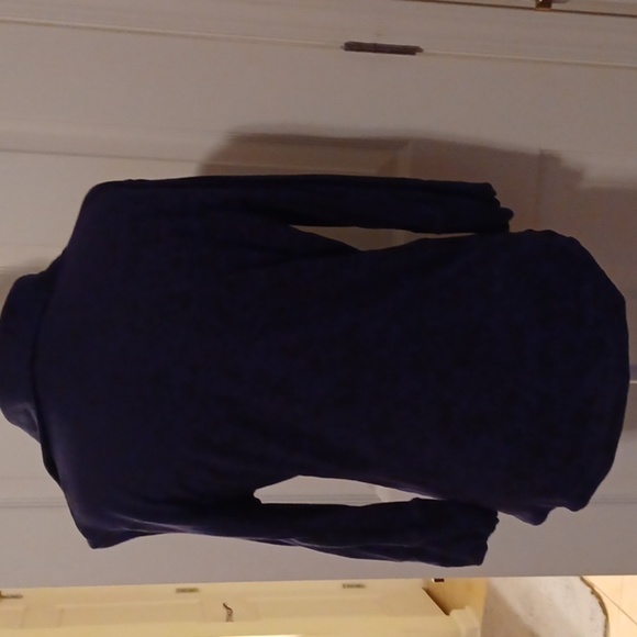 💙🌺Dark Blue Button Down Shirt - Picture 6 of 8